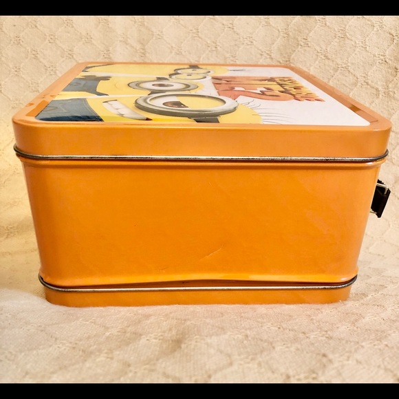 Lot Minion Despicable Me 2 lunchbox goggles and 2 Bob Carl blink toys - Picture 8 of 12